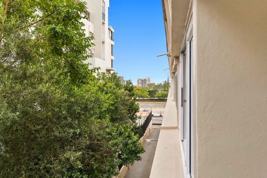 2 Bedroom Property for Sale in Green Point Western Cape
